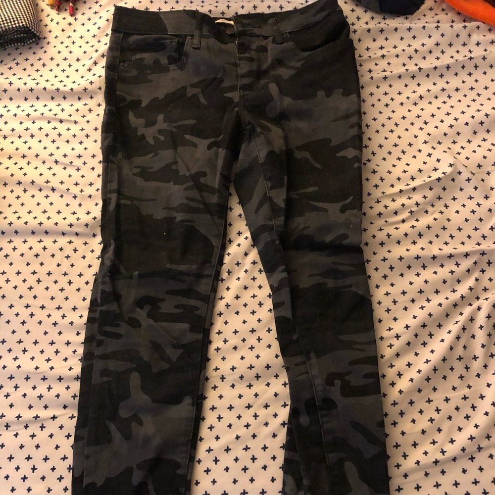 Levi’s skinny jeans in camo print